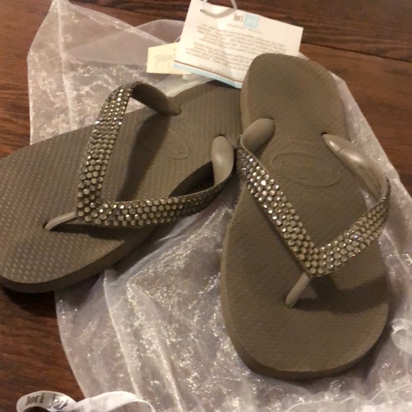 lori jack flip flops